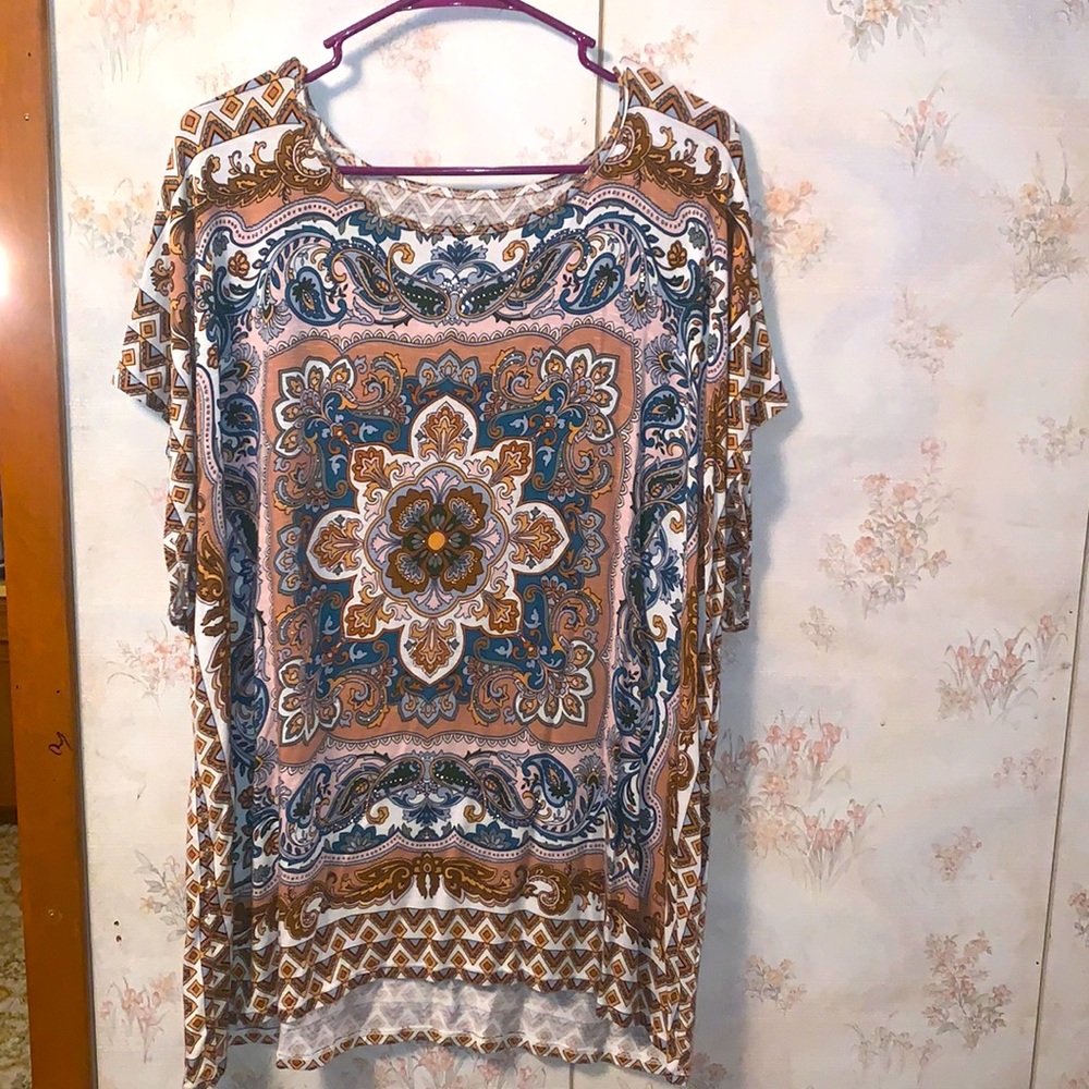 Women’s plus size top